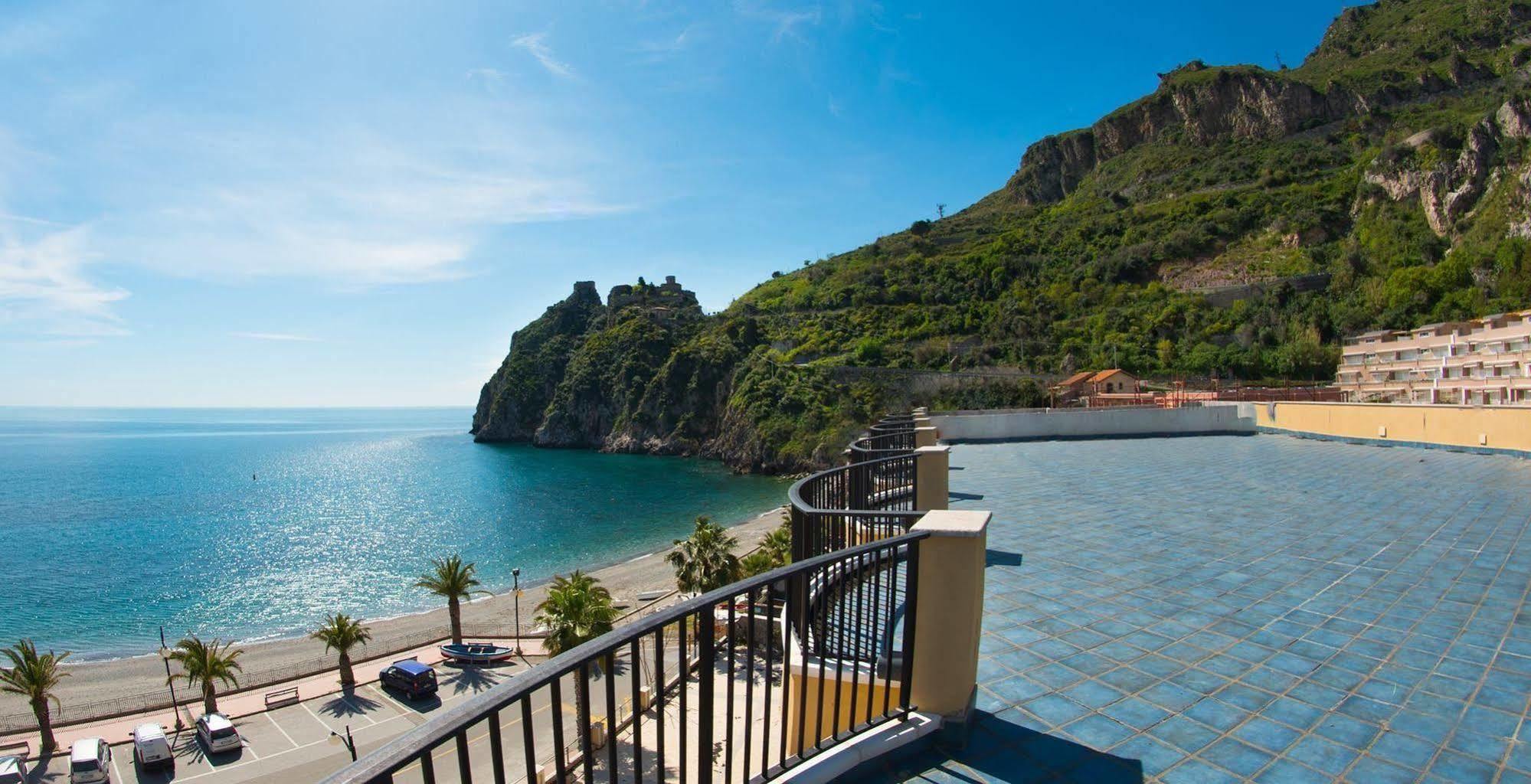 Elihotel SantʼAlessio Siculo Exterior foto